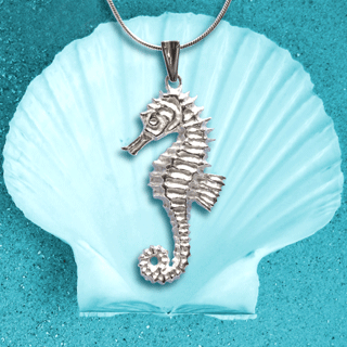 Silver seahorse pendant